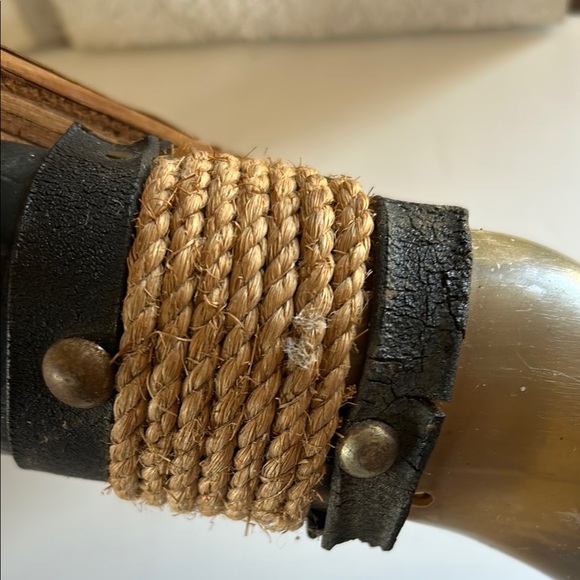 Decorative Wall-Mounted Bull Horns - Picture 6 of 9